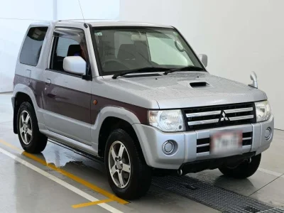 MITSUBISHI PAJERO MINI