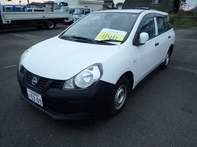 Nissan AD 2021