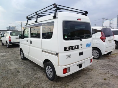 NISSAN CLIPPER VAN