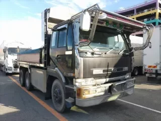 NISSAN UD