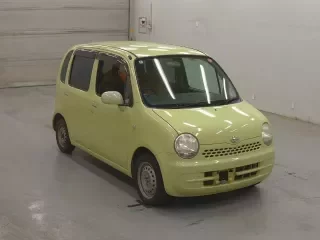 DAIHATSU MOVE LATTE