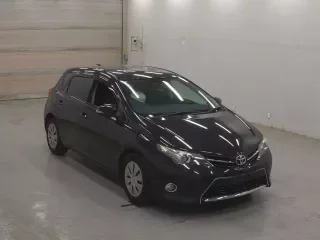 TOYOTA AURIS 1