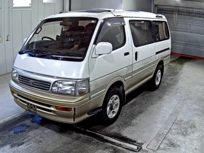 TOYOTA HIACE