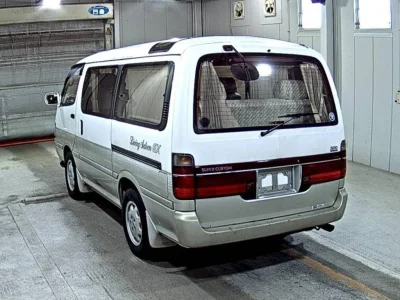 TOYOTA HIACE