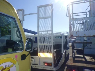 MITSUBISHI CANTER