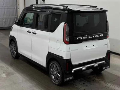 Mitsubishi Delica Mini