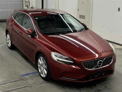 VOLVO V40