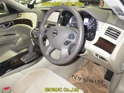 NISSAN FUGA 2
