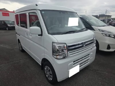 NISSAN CLIPPER VAN