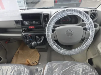 NISSAN CLIPPER VAN