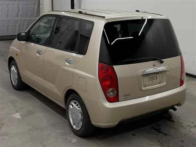 Mitsubishi Mirage Dingo