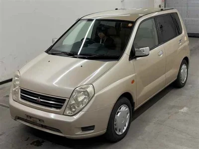 Mitsubishi Mirage Dingo