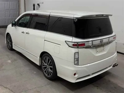 Статистика аукционов Nissan Elgrand