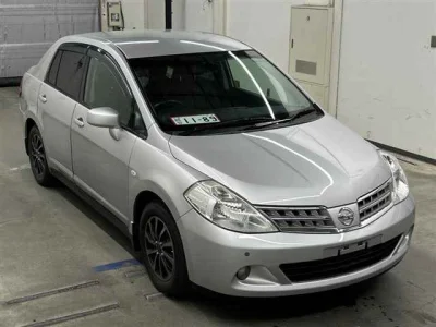 NISSAN TIIDA LATIO