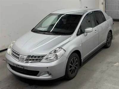 NISSAN TIIDA LATIO