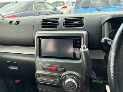 TOYOTA PIXIS SPACE