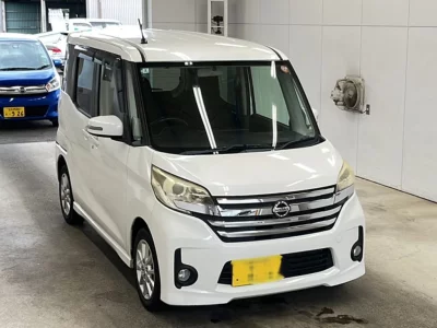 NISSAN DAYZ ROOX