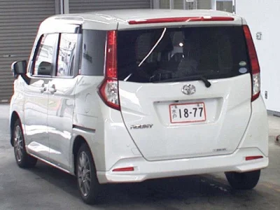 TOYOTA ROOMY