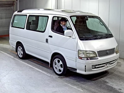 TOYOTA HIACE