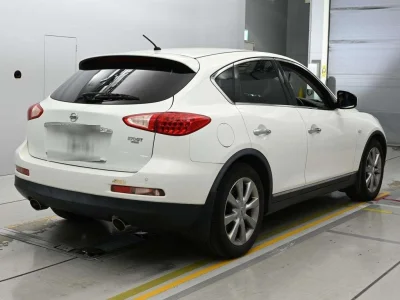 NISSAN SKYLINE CROSSOVER