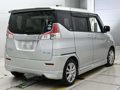 Mitsubishi Delica D:2