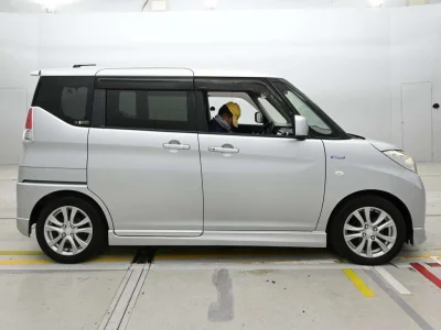 Mitsubishi Delica D:2
