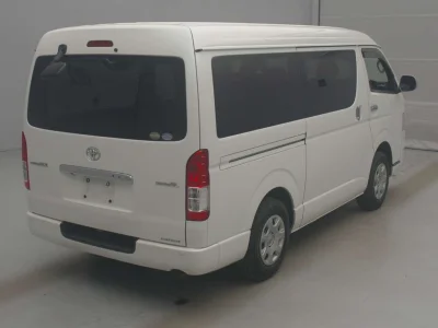 TOYOTA REGIUS VAN