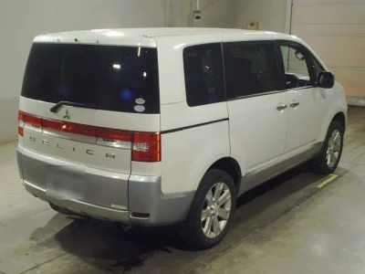MITSUBISHI DELICA D5 2