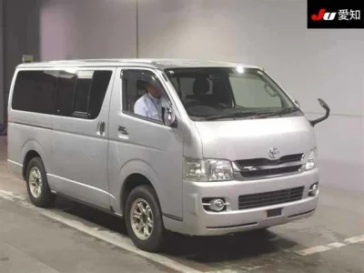 TOYOTA REGIUS VAN