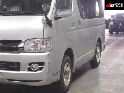 TOYOTA REGIUS VAN