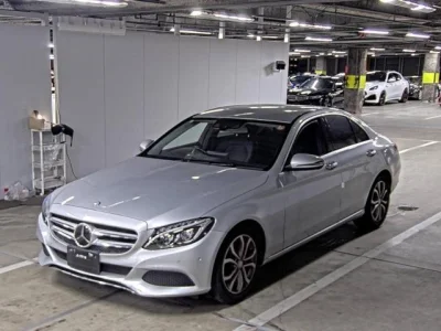 MERCEDES BENZ C CLASS 4