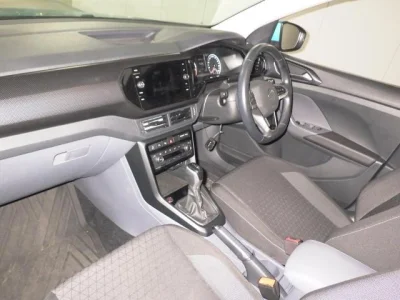 VOLKSWAGEN T-CROSS 3
