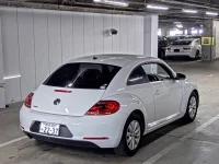 Цена авто Volkswagen Beetle с аукционов Японии, номер кузова 16CBZ, пробег 100 000, оценка 8