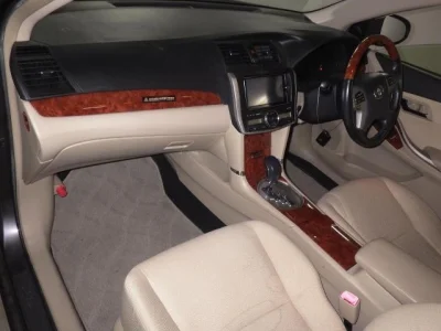 TOYOTA PREMIO