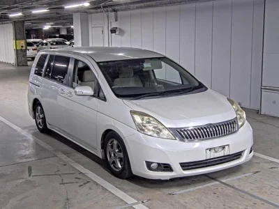 TOYOTA ISIS 1