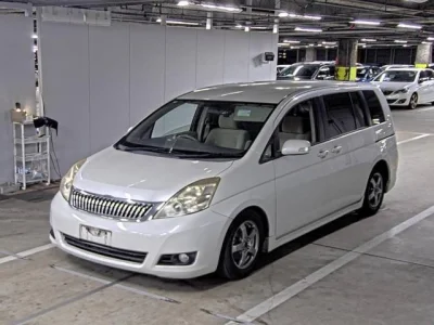 TOYOTA ISIS 4