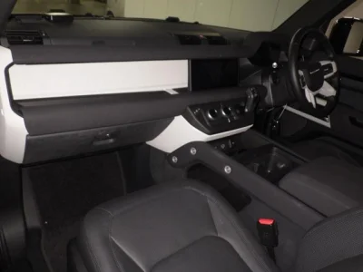 LAND ROVER DEFENDER