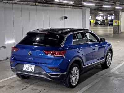 VOLKSWAGEN T-ROC 2