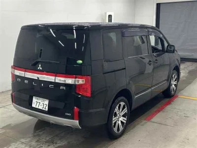MITSUBISHI DELICA D5