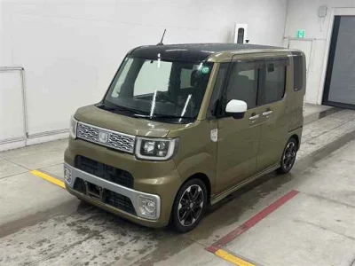 DAIHATSU WAKE