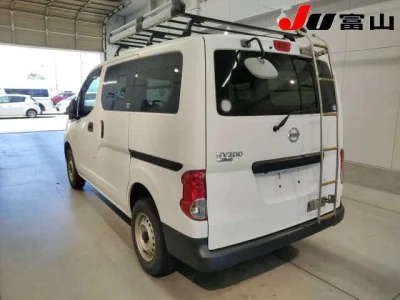 NISSAN NV200