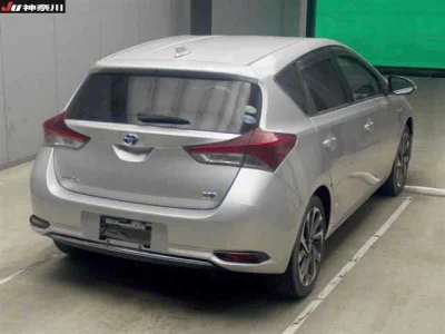TOYOTA AURIS 4