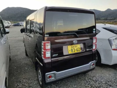 DAIHATSU WAKE