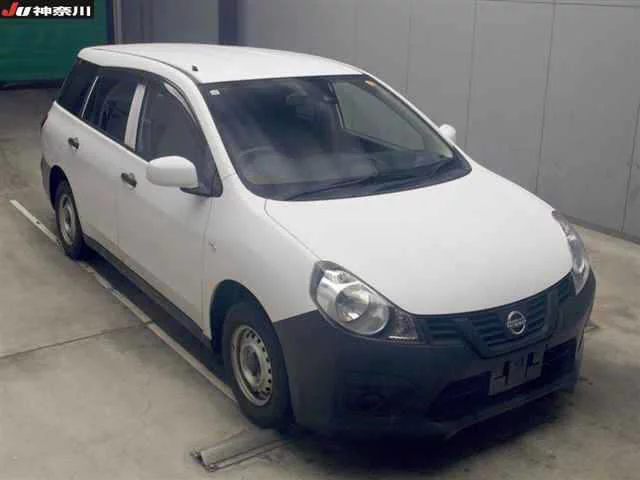 Nissan AD 2021