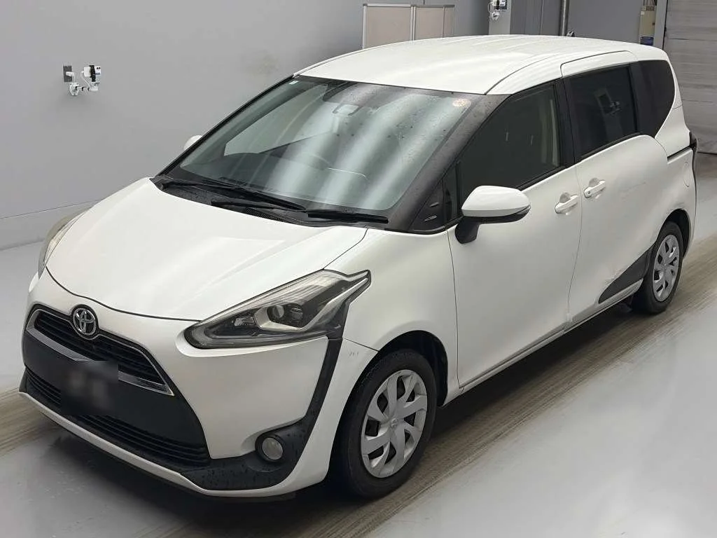 Toyota Sienta 2018