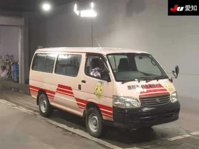 TOYOTA HIACE