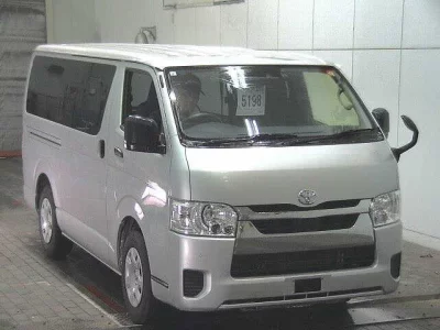 TOYOTA HIACE VAN