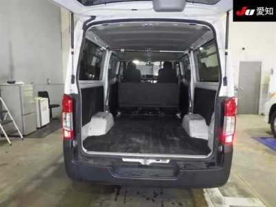 NISSAN NV350 CARAVAN