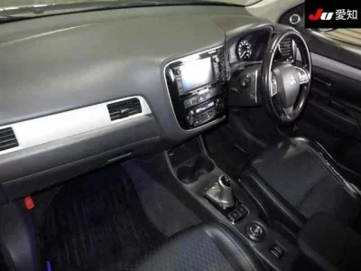 MITSUBISHI OUTLANDER PHEV