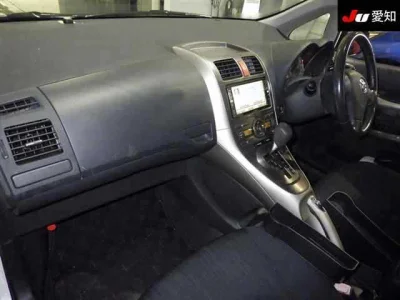 TOYOTA AURIS 3